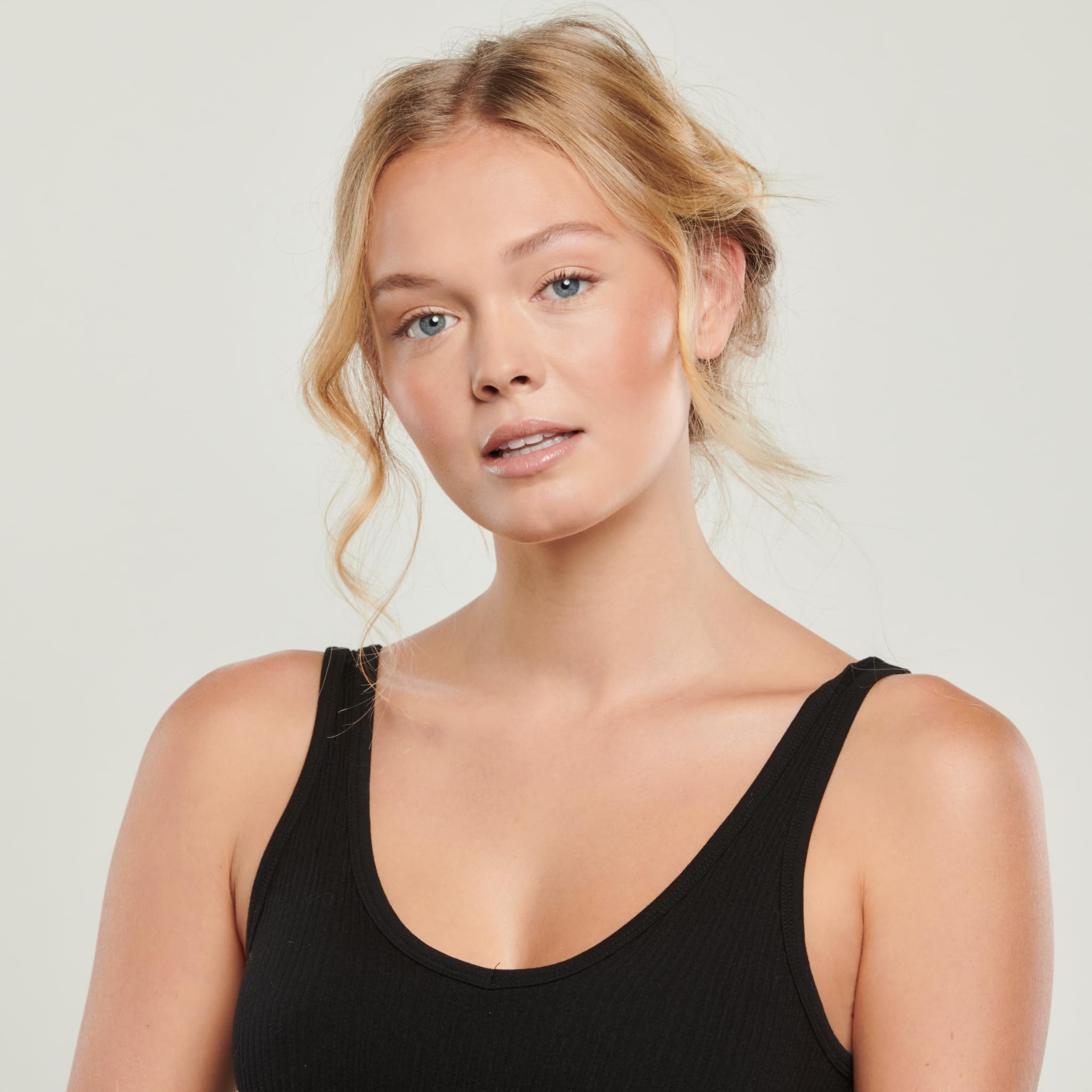 Colorescience hyaluronic acid powder supports moisture during wear