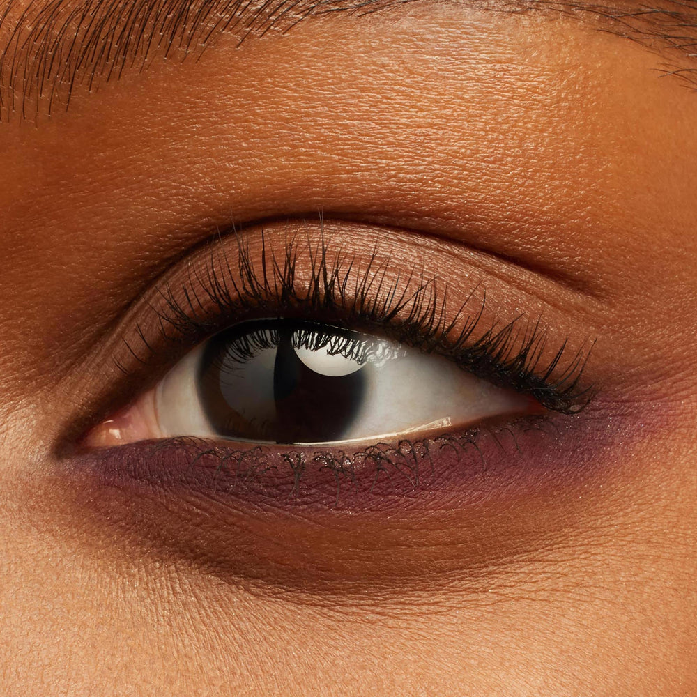 ColourPop Charmer waterline demo illustrates versatile definition.