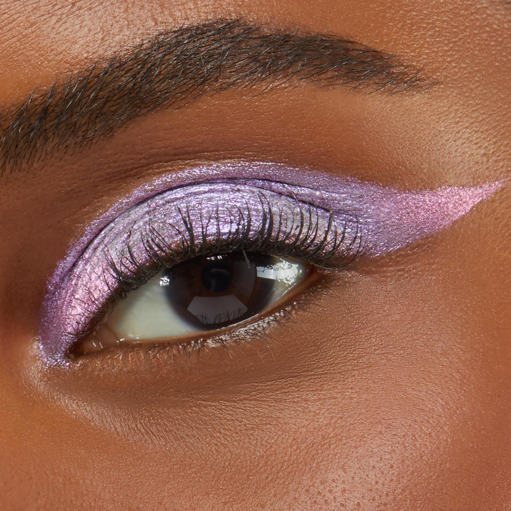 Shadow Stix on the lid being blended for a seamless look