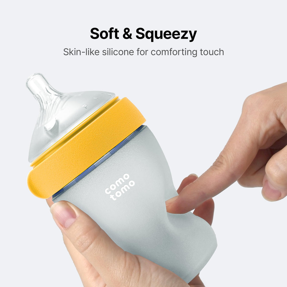 Comotomo Gen 2 leak-preventing outer ring supports spills-free feeding.