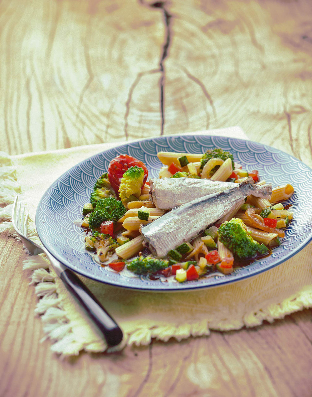 Connetable sardines in water with pasta, simple healthy meal idea.