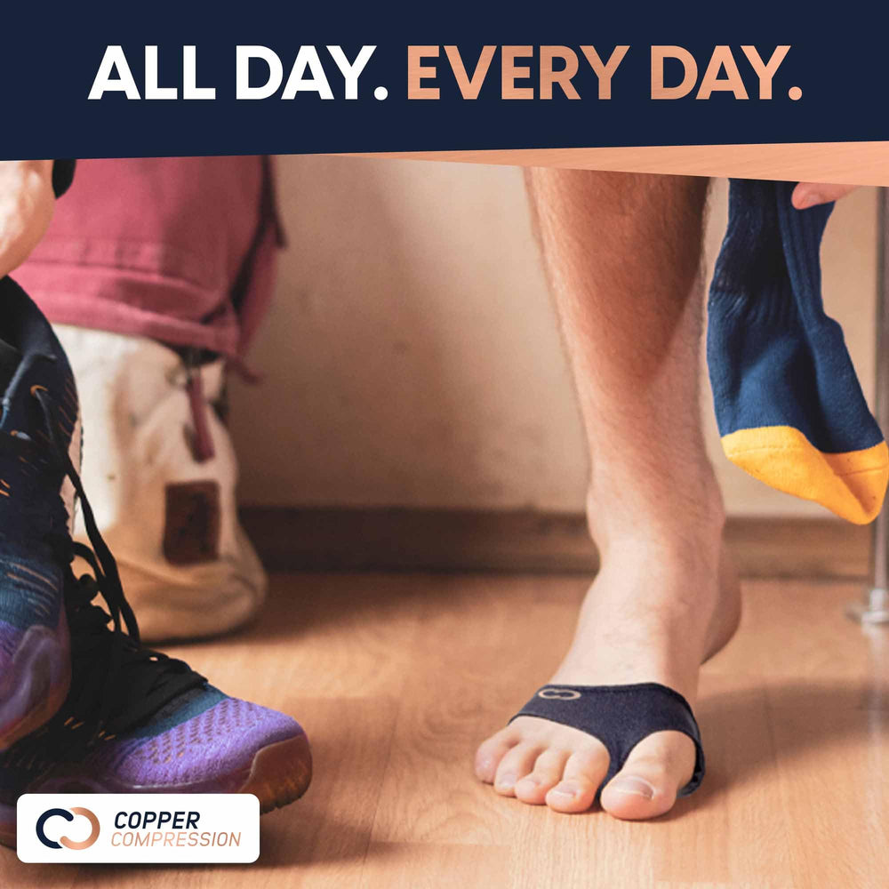 Copper Compression metatarsal pads split-toe design prevents slipping during movement.