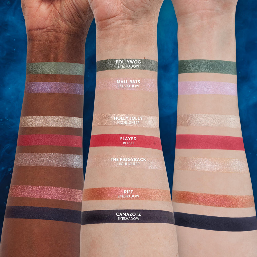 CoverGirl Pollywog emerald shimmer eyeshadow provides iridescent crease definition.