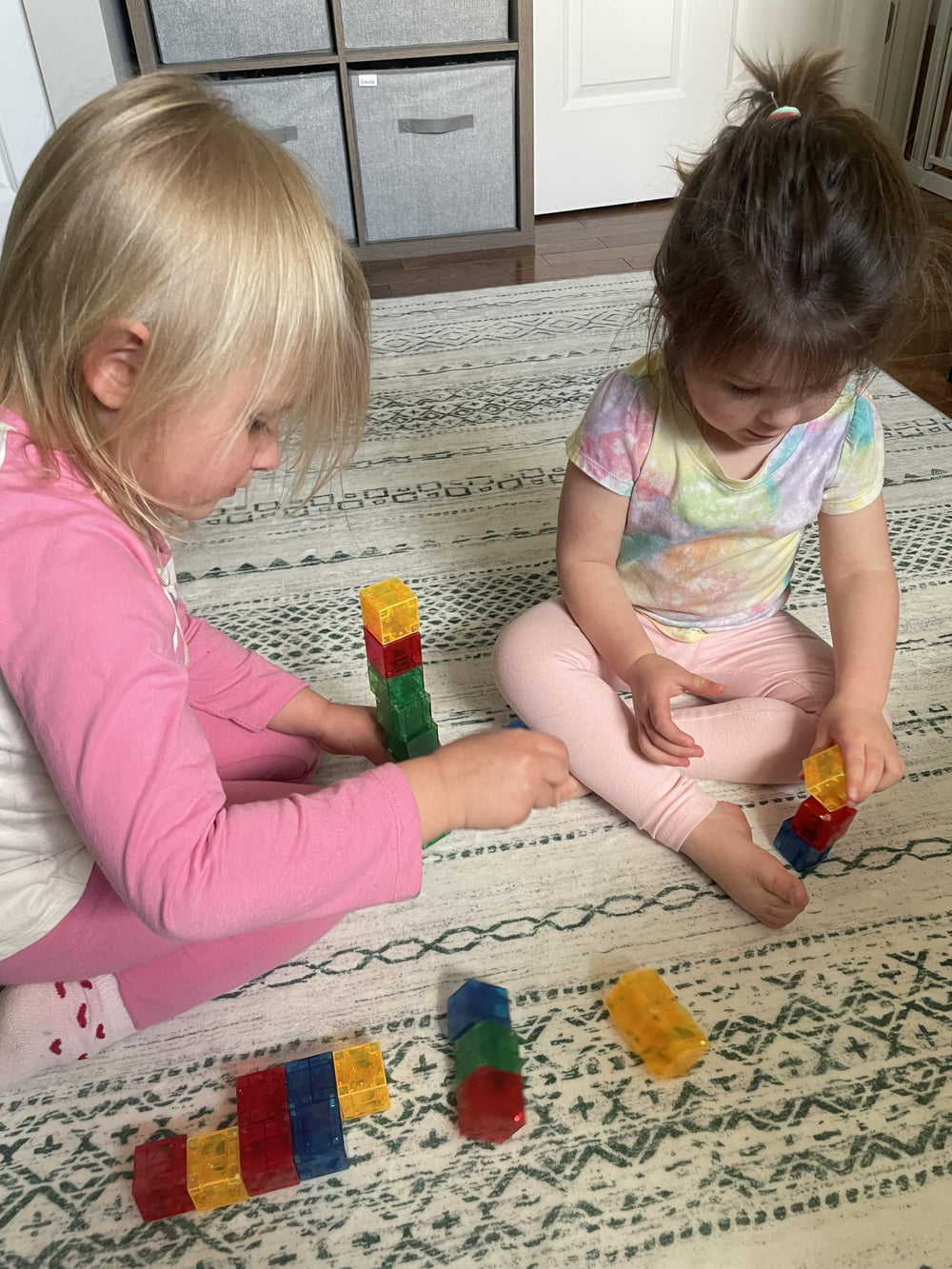 Crayola Bold PIP Cubes durable construction built to withstand busy play sessions.