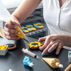 Creative Hobbies ten-pack syringes for crafting projects