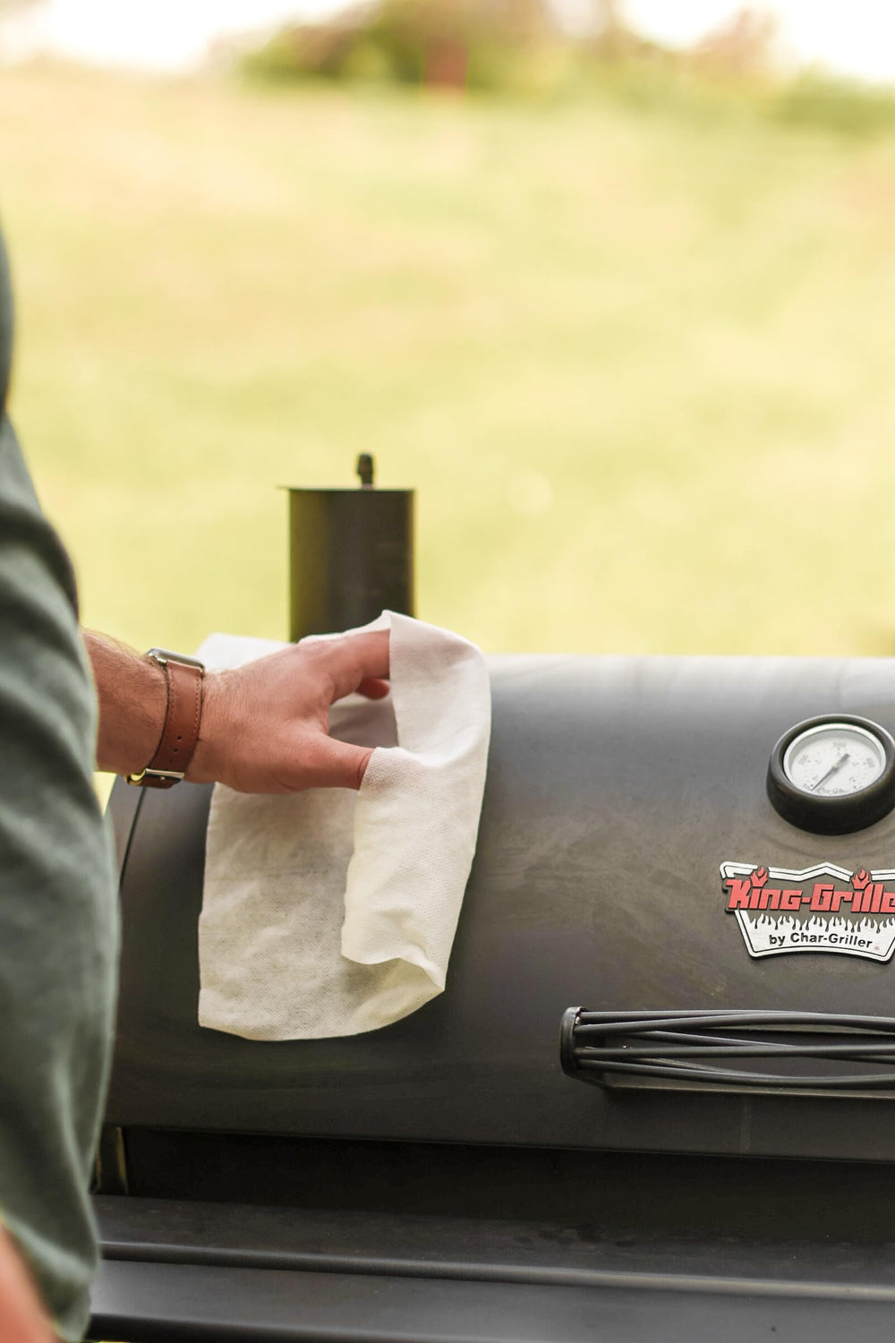 Heavy-duty grease cutting by Crocodile Cloth Grill Wipes in professional use.