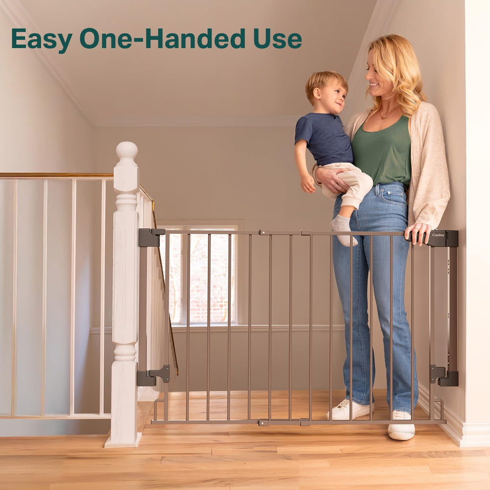 Cumbor extra-wide walk-through facilitates daily transitions.