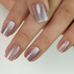 CurvLife protective building gel finish delivers durable, all-day wear.