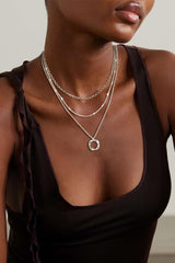 Cuzmly layered strip necklace with bold lines for sleek layering.