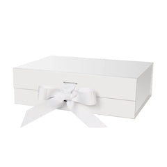 DaiJoob gift box with lid and ribbon for elegant gift presentation.