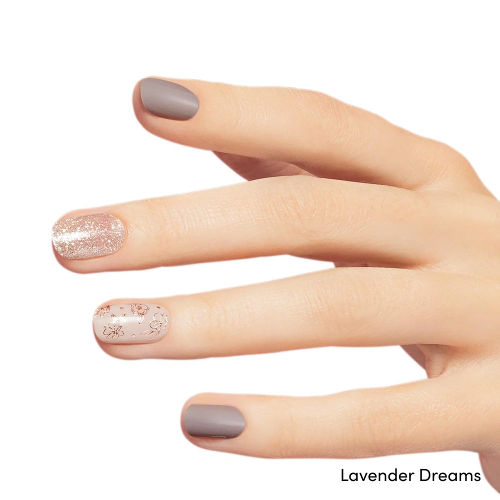 Dashing Diva glossy strips bundle packaging shows two best-sellers for versatile looks.