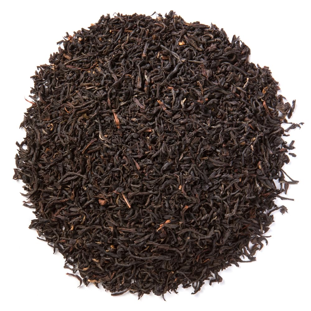 Davidson's Assam Banaspaty leaves closeup highlighting a rich malty infusion.