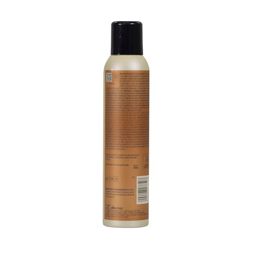Davines This Is An Invisible Dry Shampoo spray-dispense shows easy application and oil absorption.