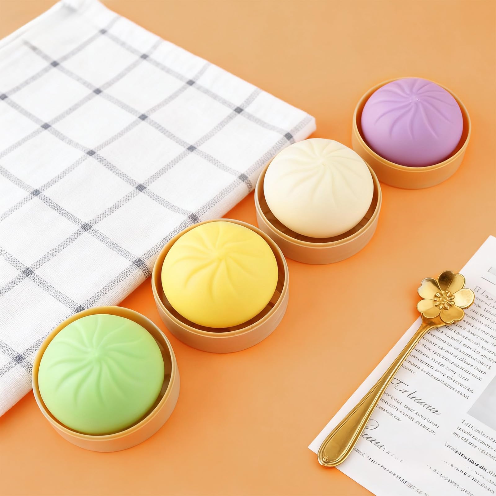 Dayingjiang dumpling stress ball green with steamer for classroom focus.