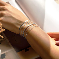DEARMAY figaro bracelet adds timeless shine to any look.