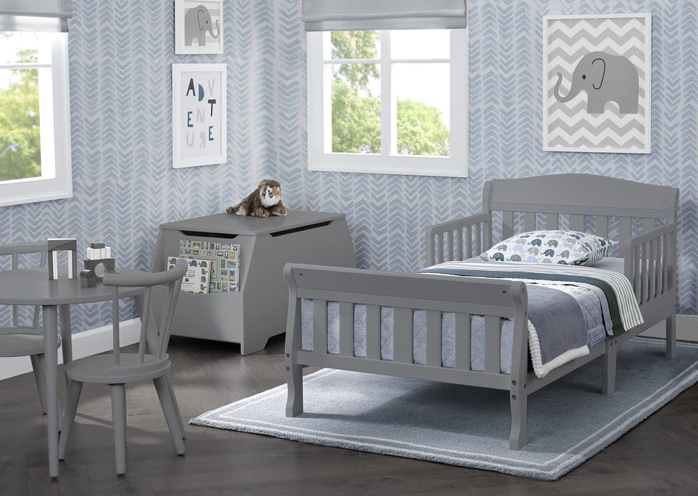 Delta Children Canton guardrails close-up emphasizes safety features and secure sleeping feel.