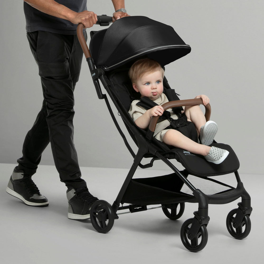 Lightweight design of Delta Children Jeep Altitude for easy lifting