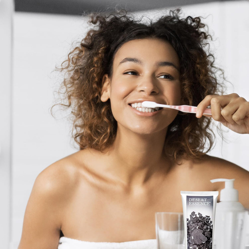 Desert Essence Bright smile scene highlights fresh breath after brushing