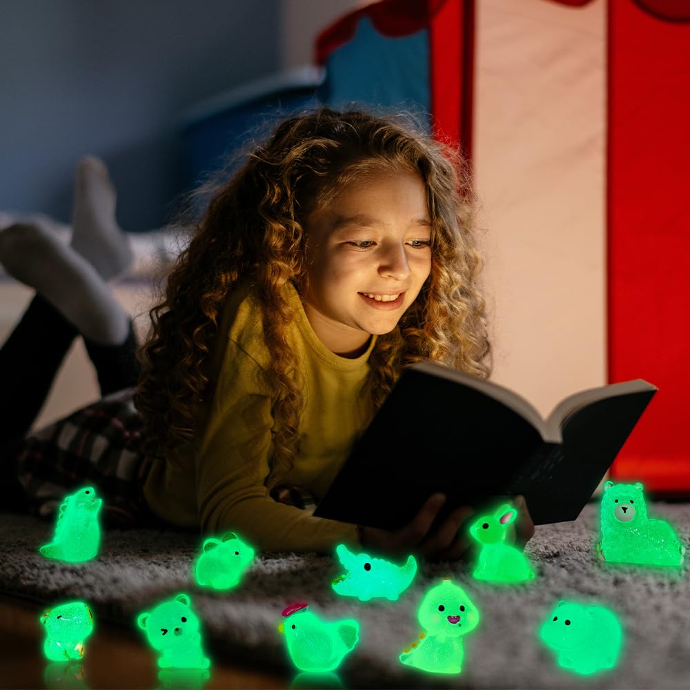 DIYDEC glow-mini-animal-figures for dollhouse scenes and kid-friendly storytelling.
