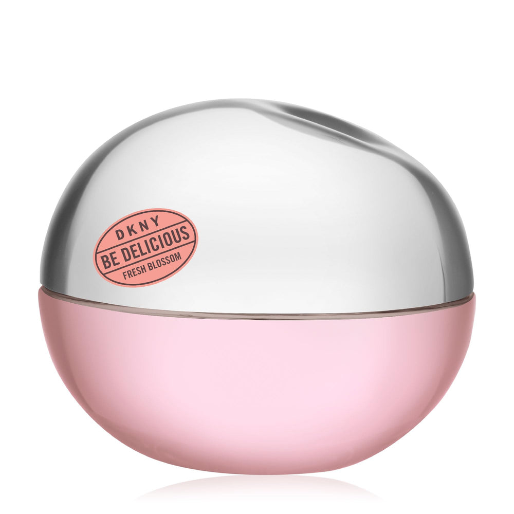 Floral heart of muguet and rose provides a bright, feminine fragrance for spring moments