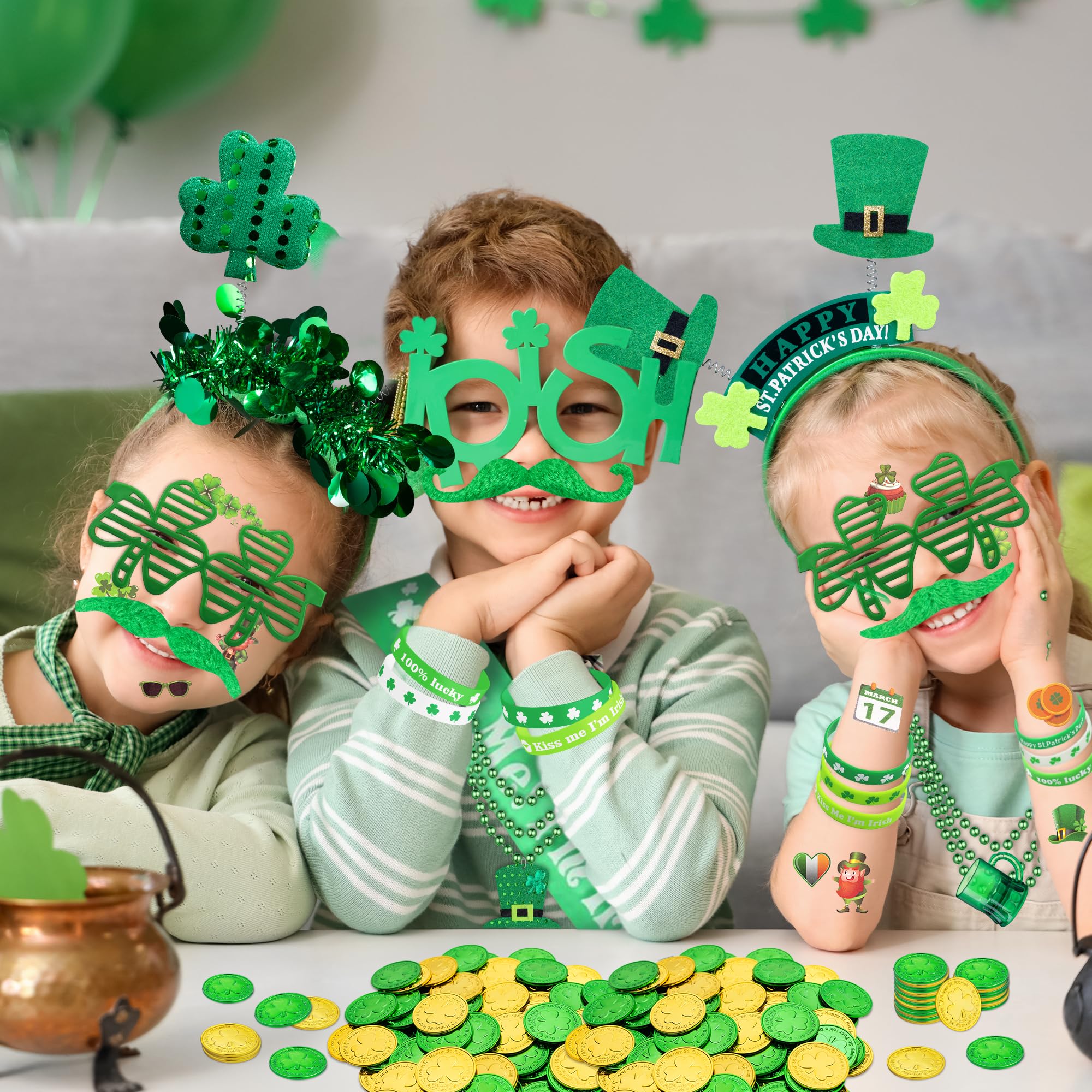 DMIGHT 180-piece set offers a ready-to-use party kit