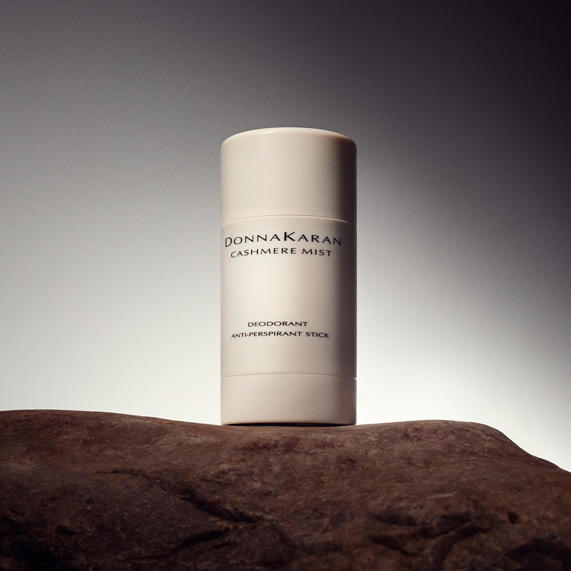 Donna Karan Cashmere Mist Amber Floral profile complements outfits.