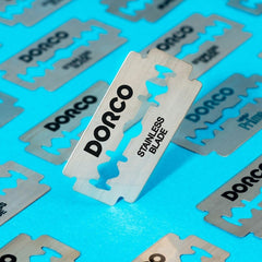 Dorco ST301 packaging highlights platinum coating and value pack.