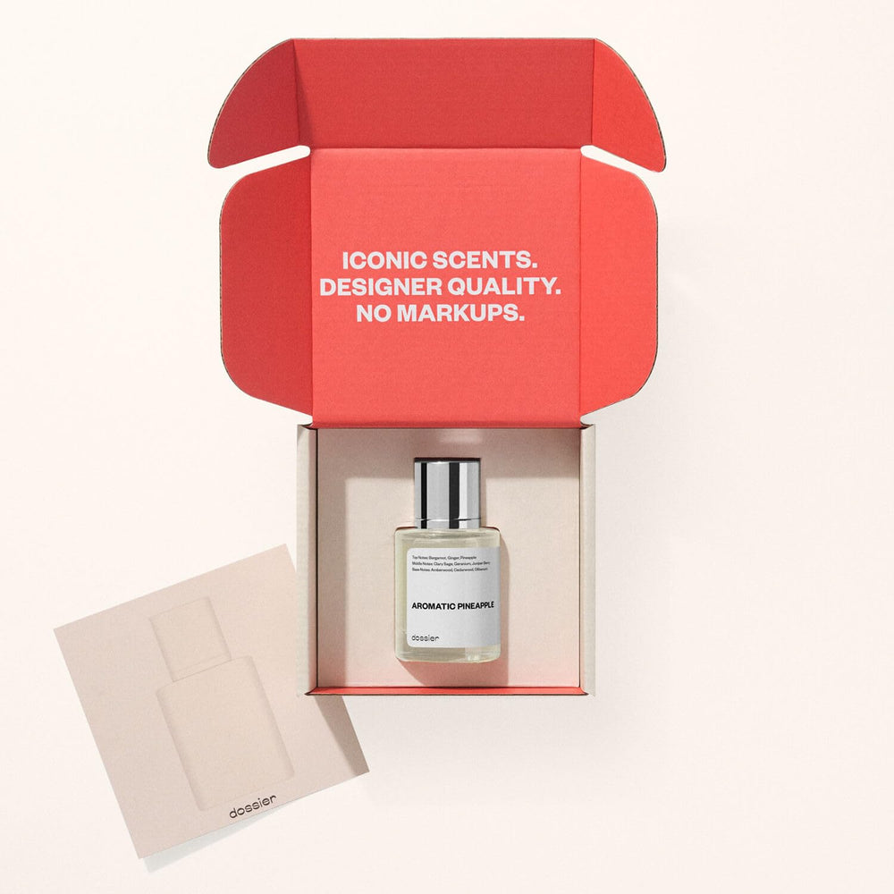 Dossier Aromatic Pineapple spray action reveals easy application and even scent distribution