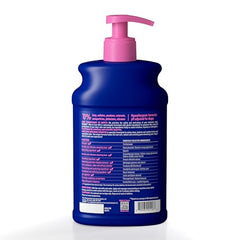 DOUXO Skin & Coat SPA bottle pour ready to create a mild lather.