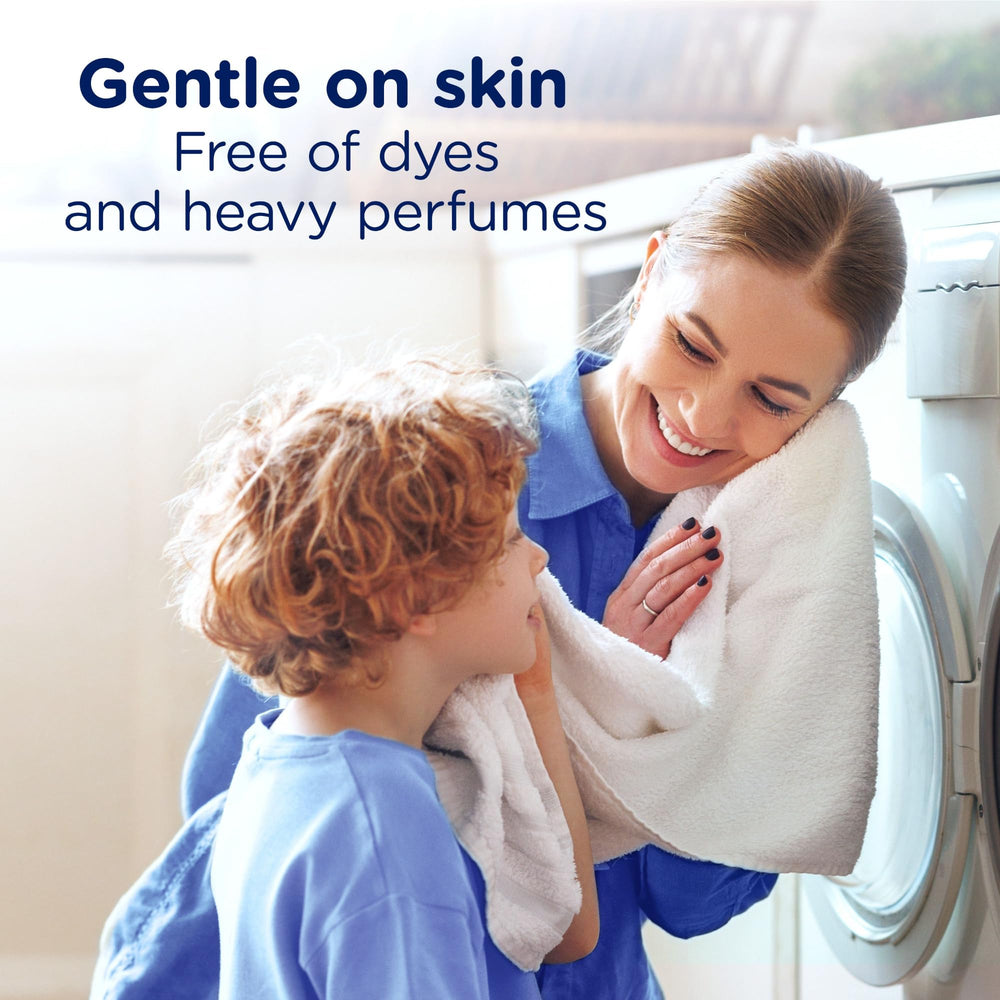 Downy Rinse Activewear usage demonstrates odor removal in tough fabrics.