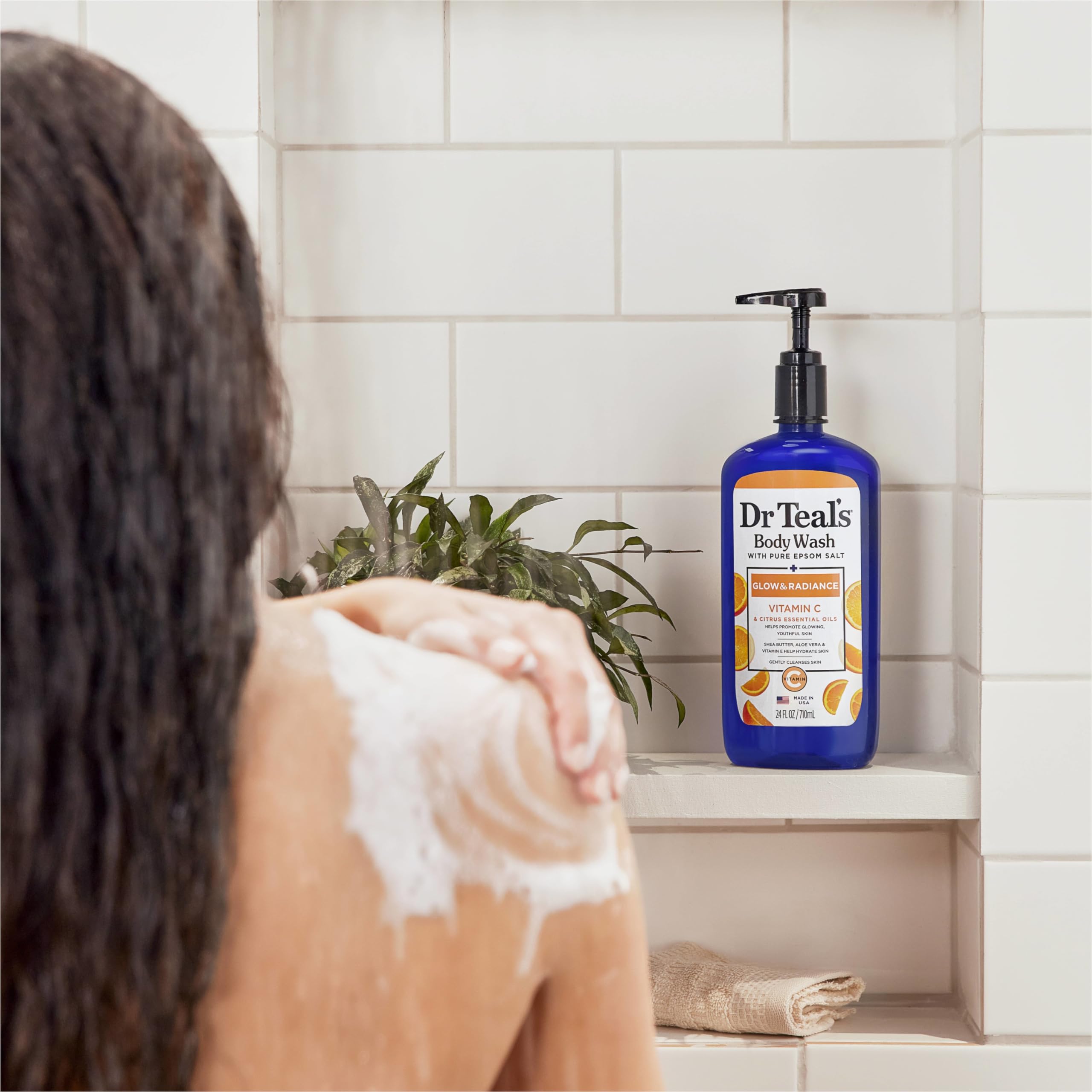 Hydrating blend of Aloe Vera, Shea Butter and Vitamin E nourishes skin with Dr Teal's wash.