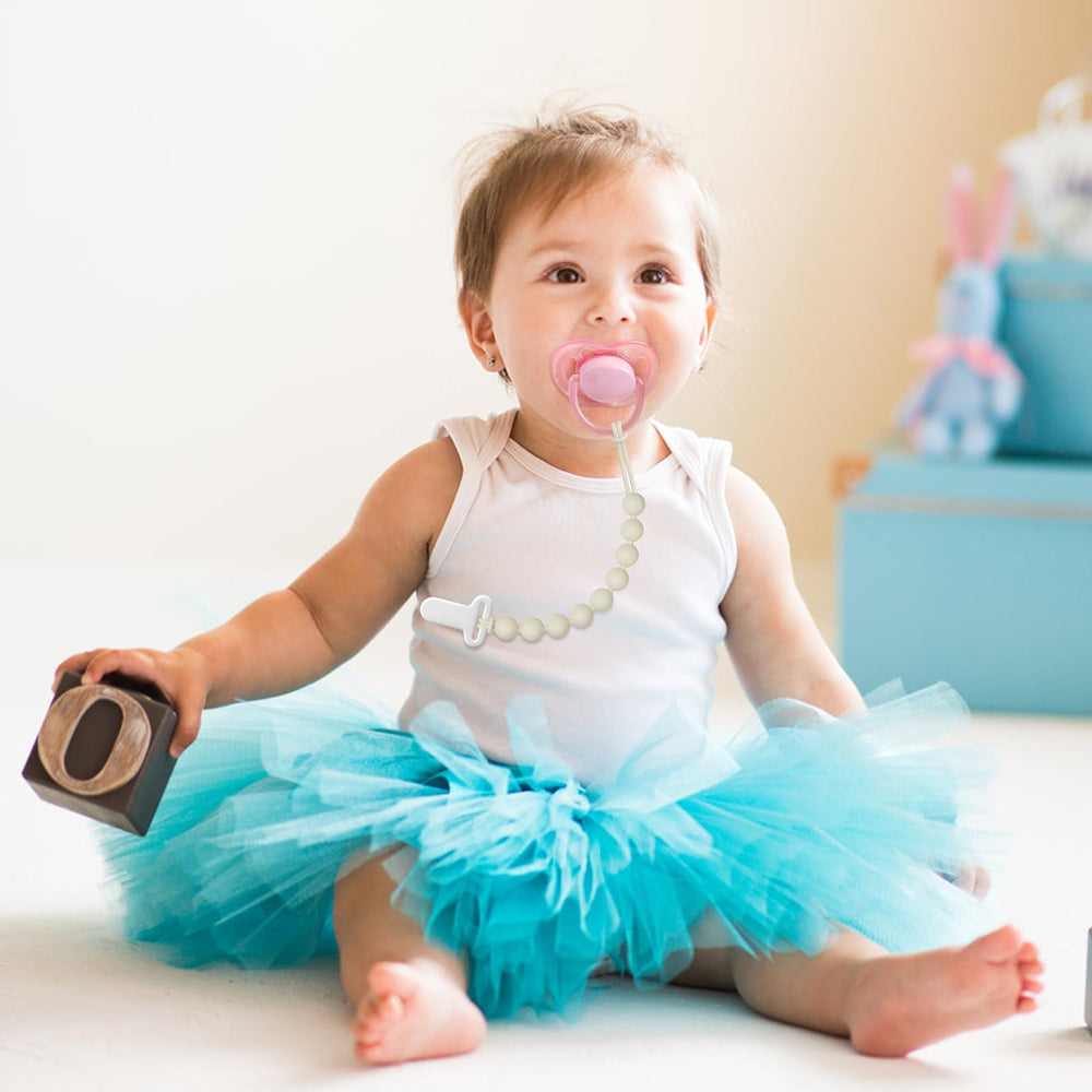 Draklary adjustable length at 23 cm supports growing babies.