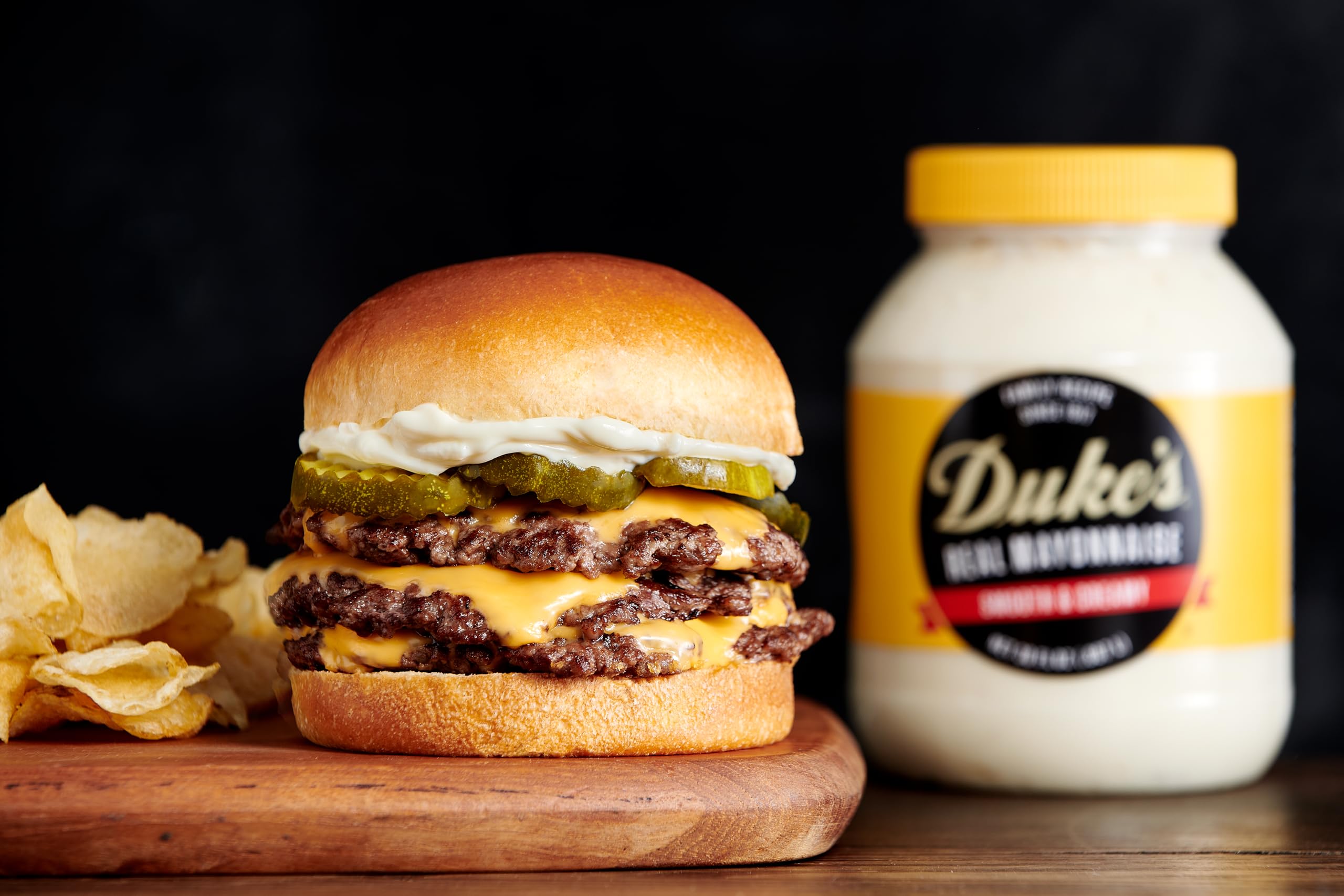 DUKE'S mayo spread on bread demonstrates easy spreading and quick prep