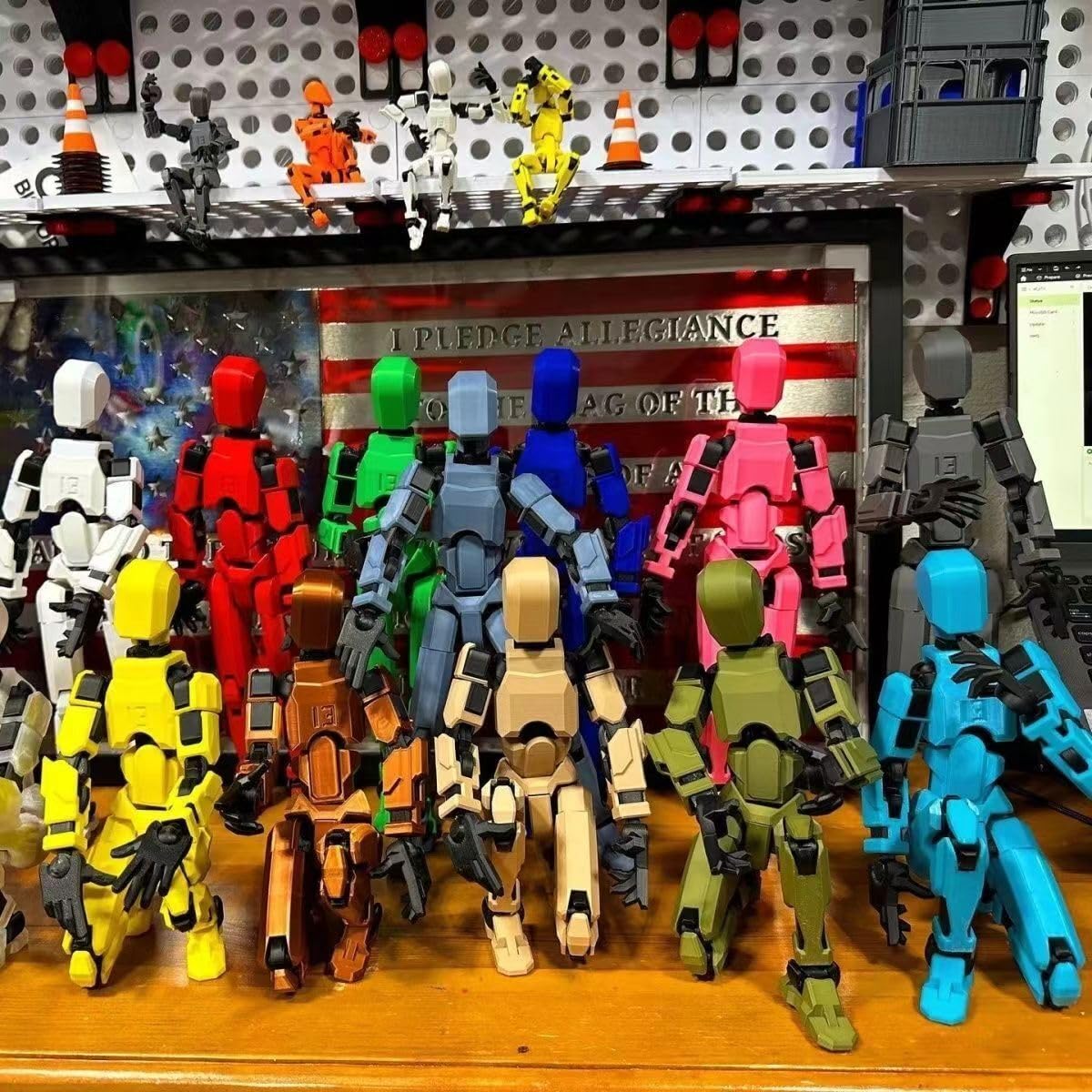 Dumwick Titan 13 gift-ready packaging suited for collectors.
