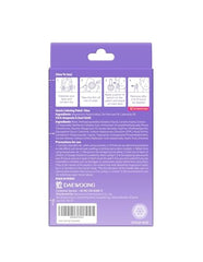 DWEasyDerm patch adhesion close-up demonstrates secure fit over blemish.