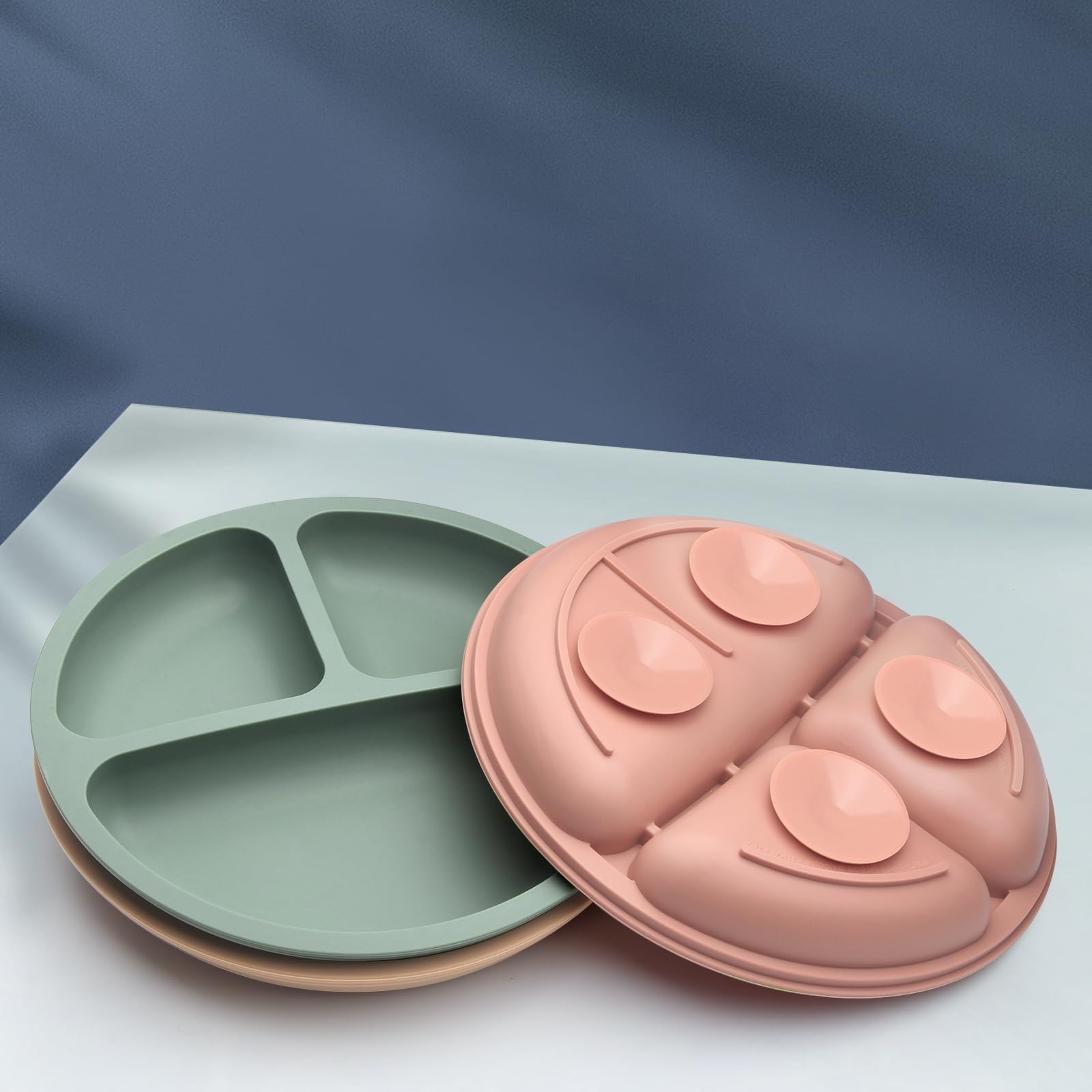 Eascrozn 100% food-grade silicone plates are safe and durable for daily meals.