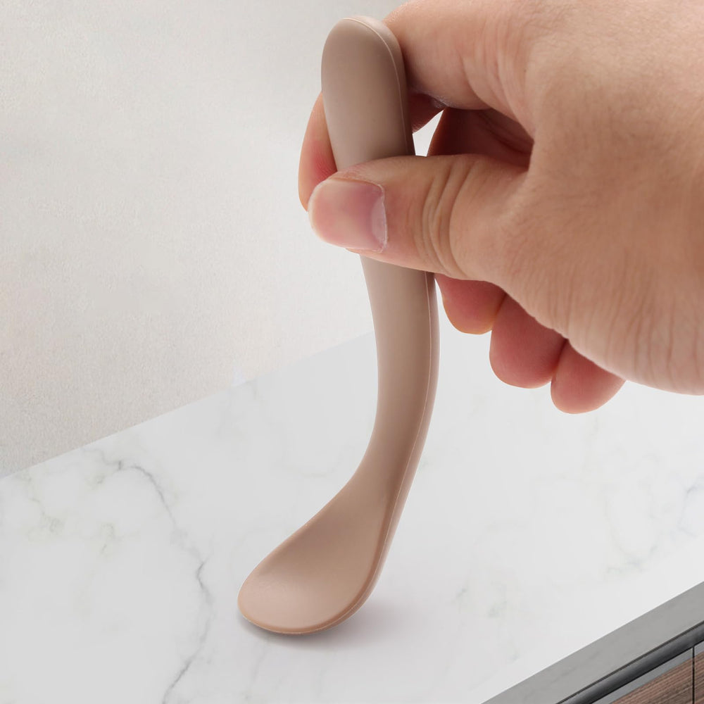 Eascrozn boil-safe silicone spoons withstand gentle boiling sterilization.