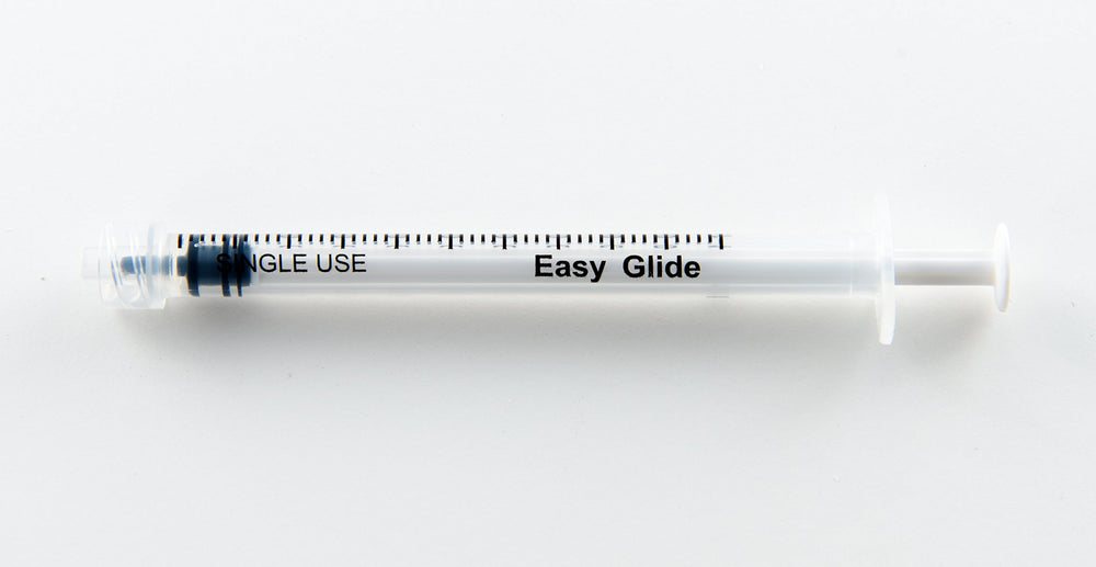 Easy Glide syringe demonstrates precision with a clear barrel for accurate measurements