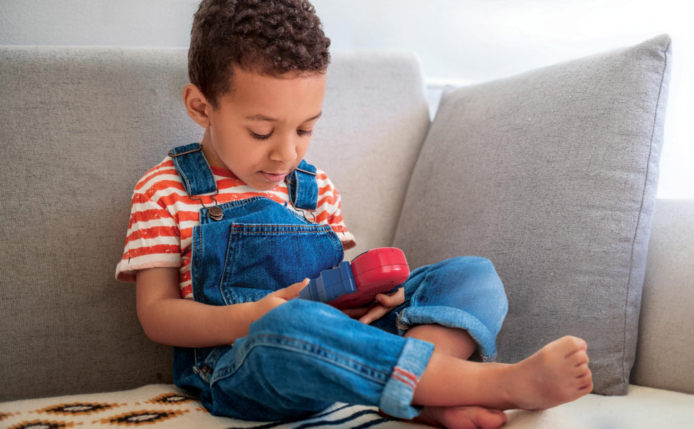 ekids Spidey Phone volume controls keep audio at comfortable levels.