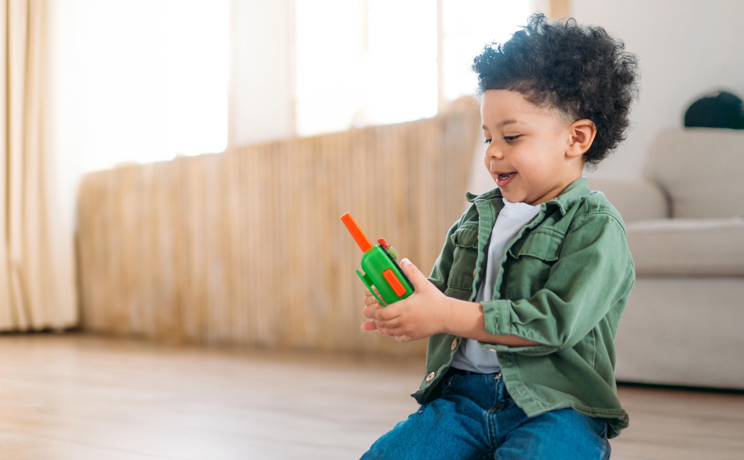 eKids TMNT walkie talkies PTT button enables quick play chats.