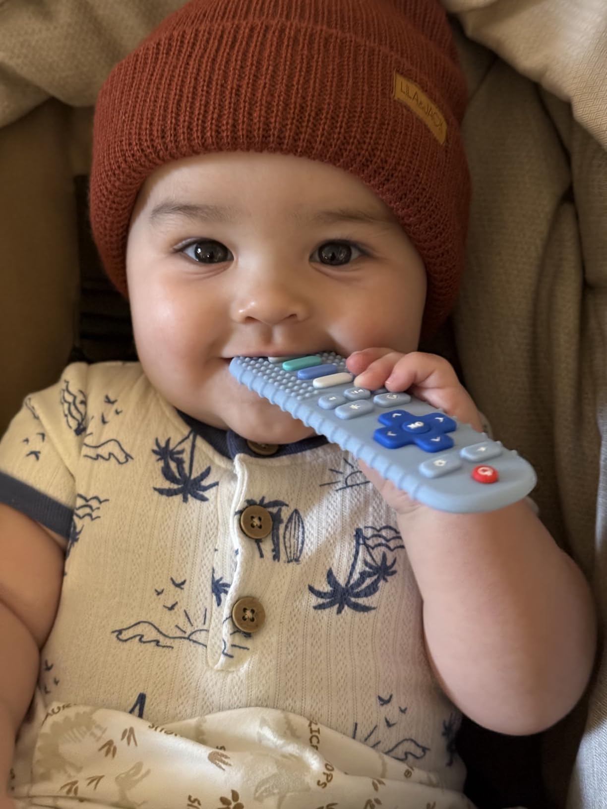 ERSIHUA sensory teether with textures, supports early exploration.