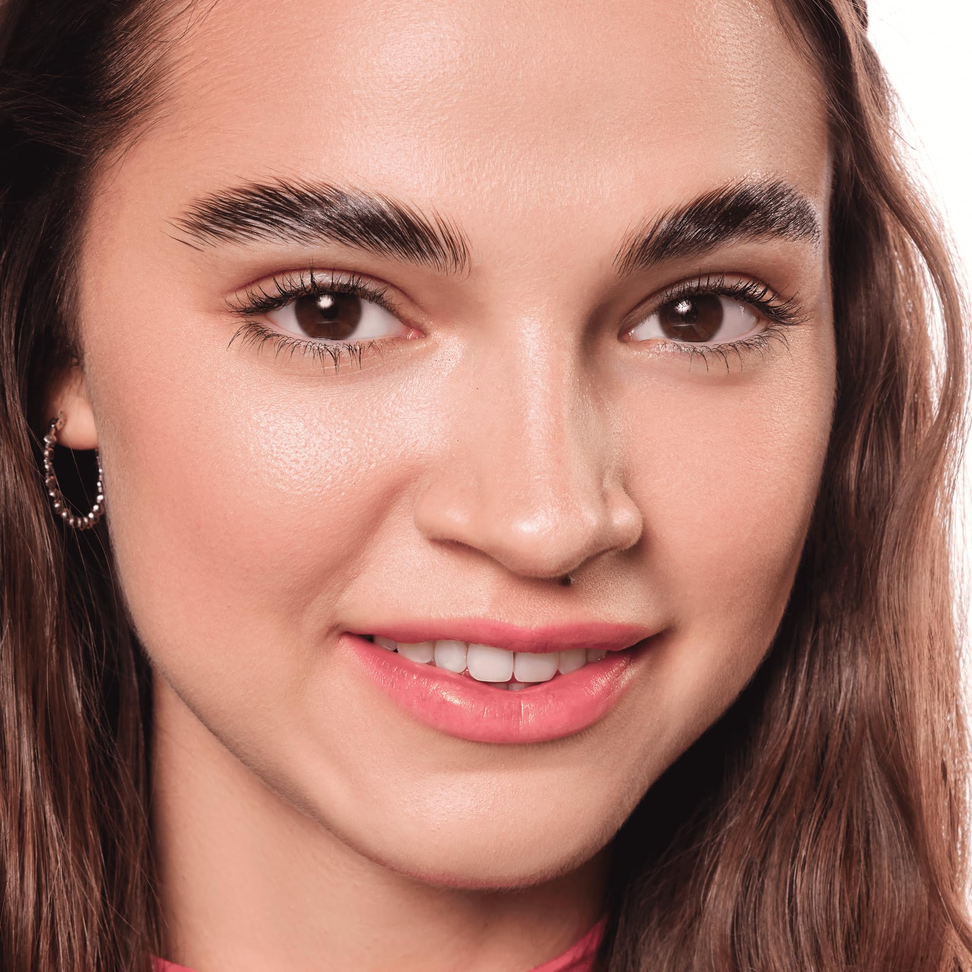 essence Brow Lift Glue precision-wand makes shaping quick and easy.