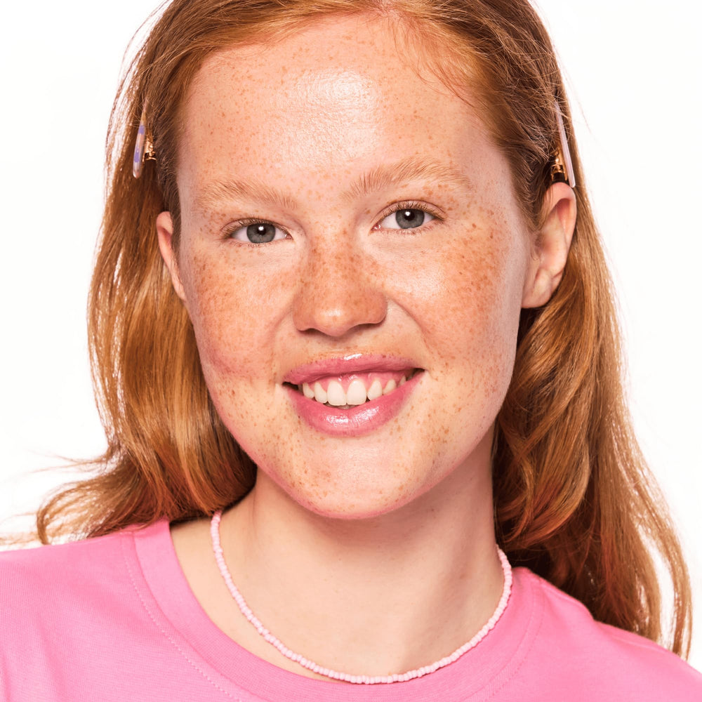essence Drop of Sunshine Bronzing Drops mixed with moisturizer for radiant fusion