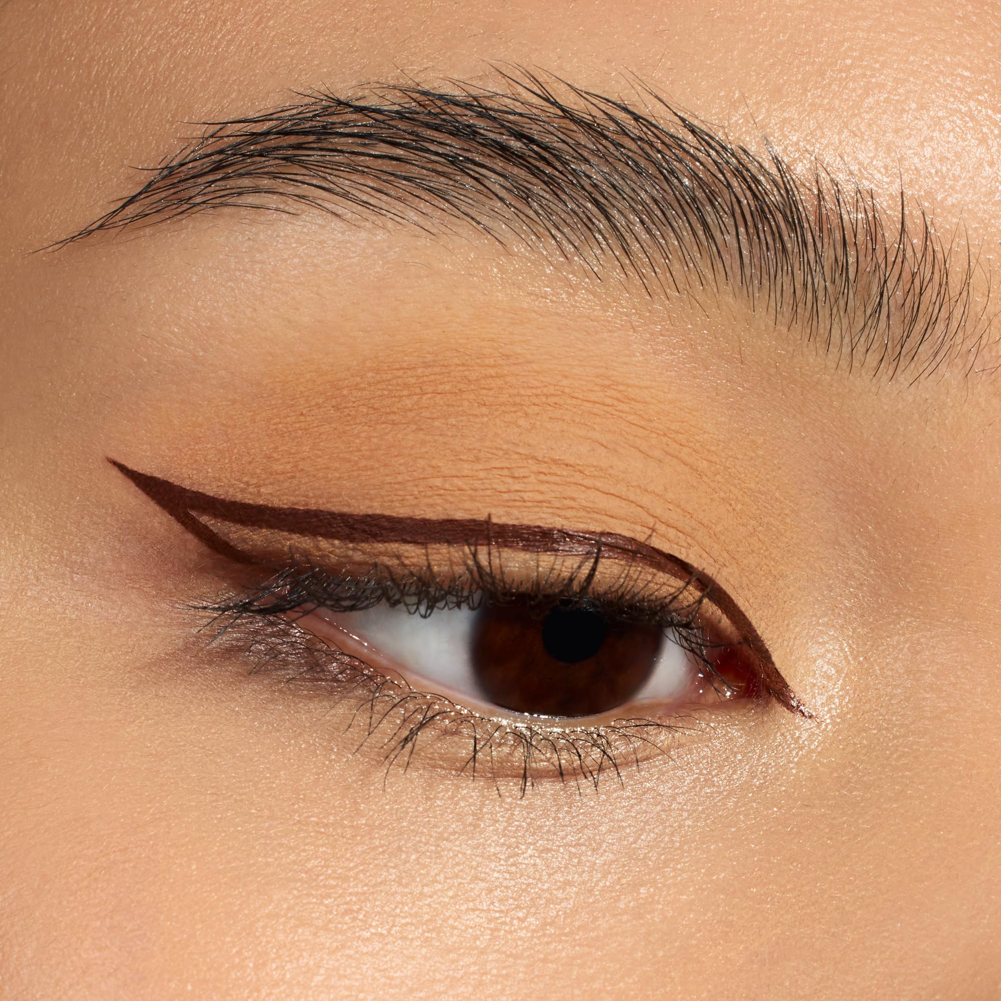 essence Lash Princess Liner Brown long-wearing formula for daily use.