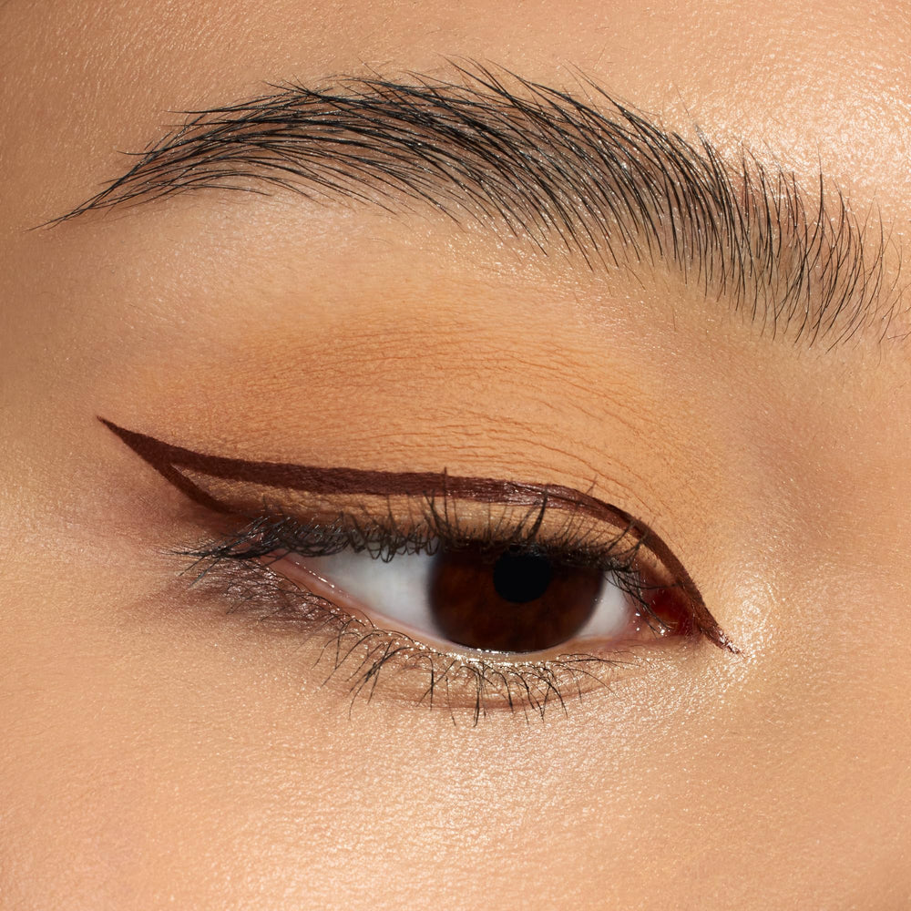 essence Lash Princess Liner Brown long-wearing formula for daily use.