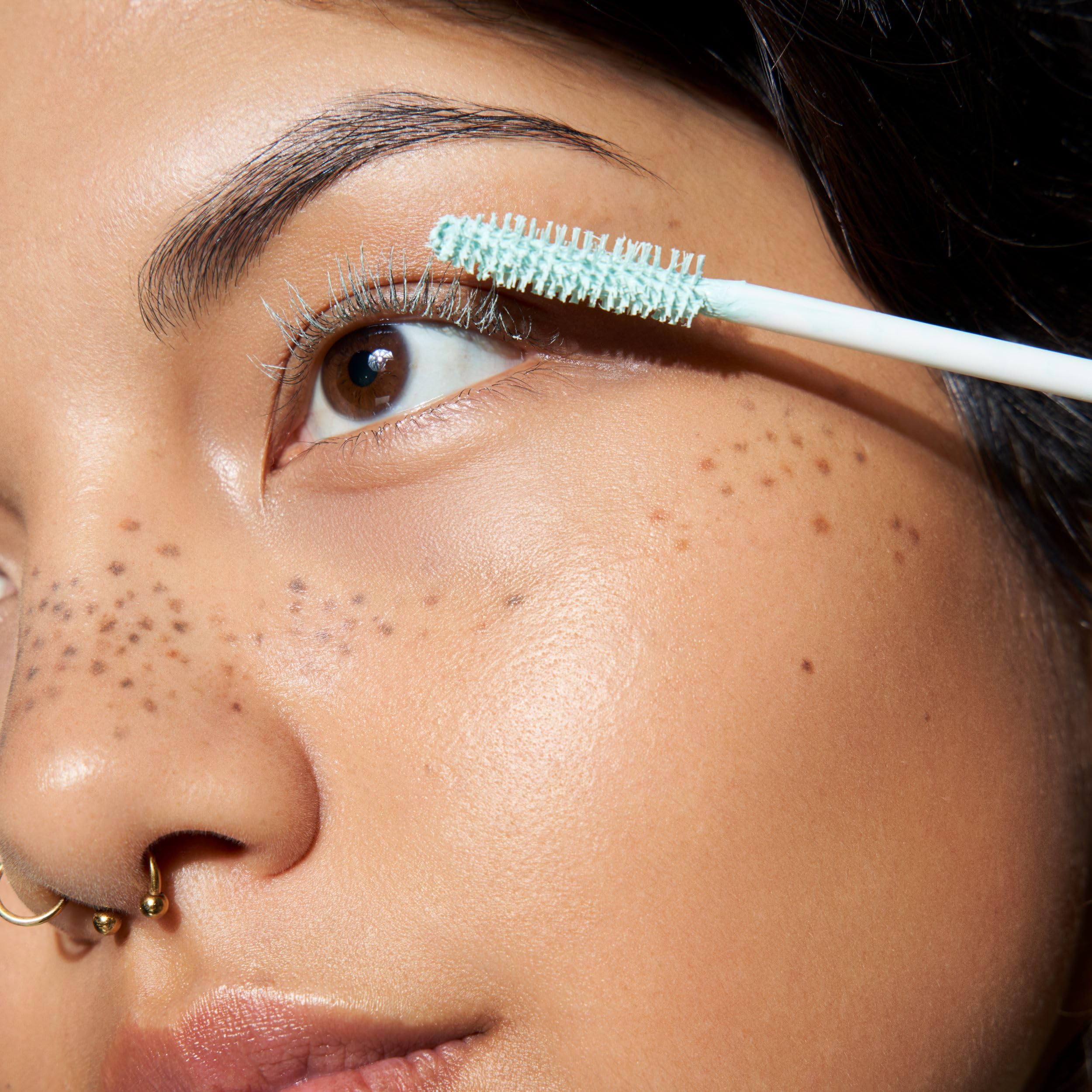 essence lash princess primer on lashes before mascara