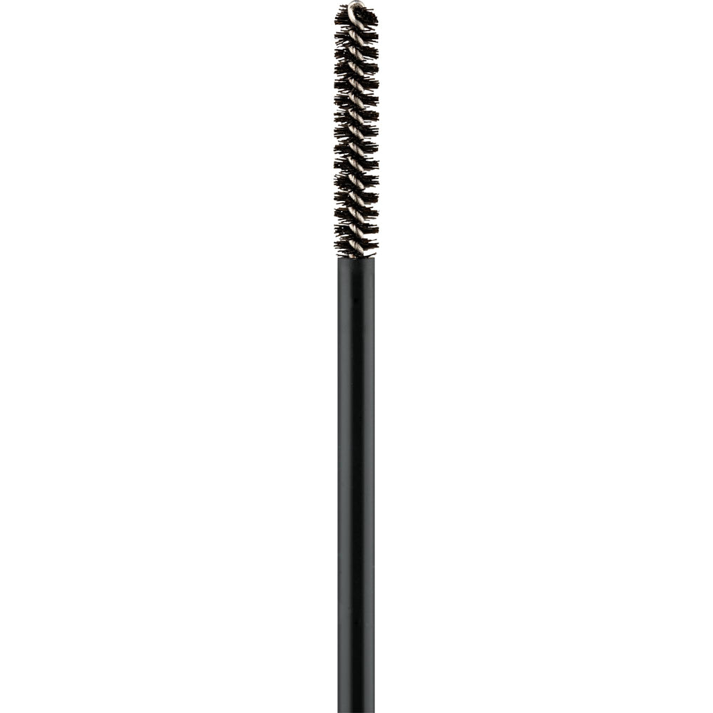 essence Lash Princess Slim Brush closeup on lashes with lifted curl