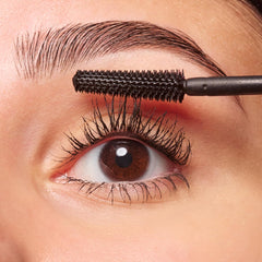 essence Lash Without Limits 02 Brown swatch for natural enhancement