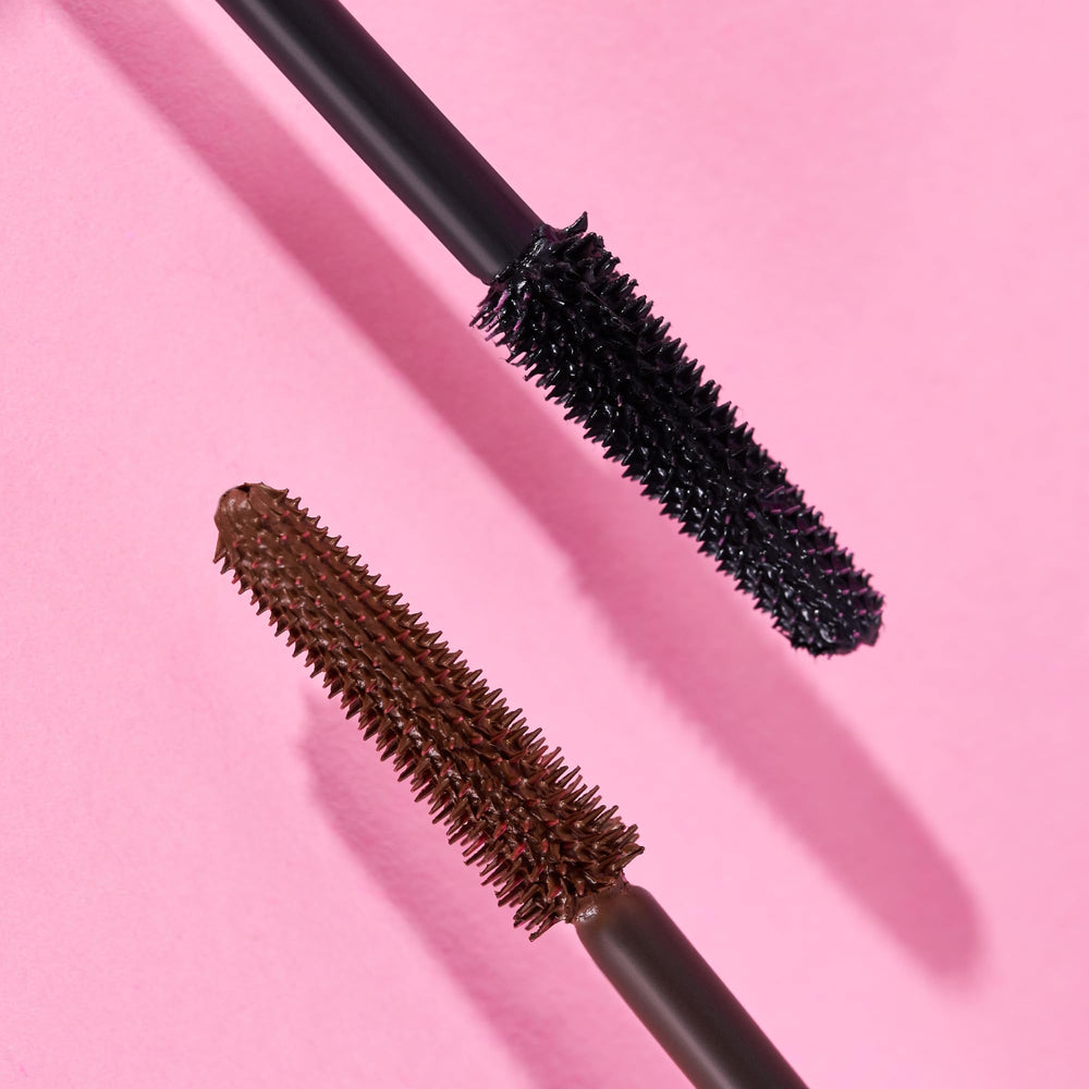 Essence Lash Without Limits on lashes image shows dramatic length and volume.