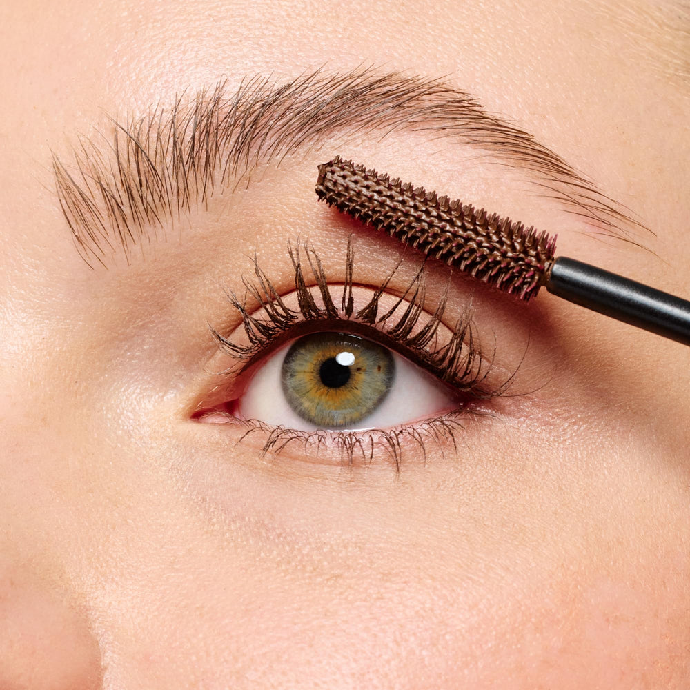 Essence Lash Without Limits elastomer wand detail highlights reach to shorter lashes.